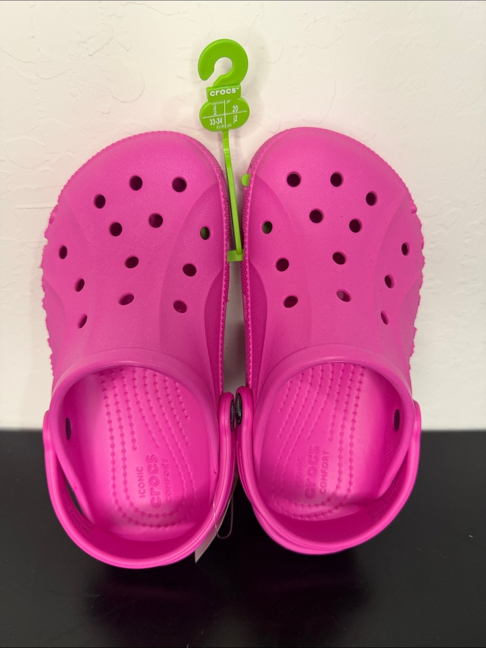 Brand New! CROCS Kids Classic Clog in Bright Pink Sz 2